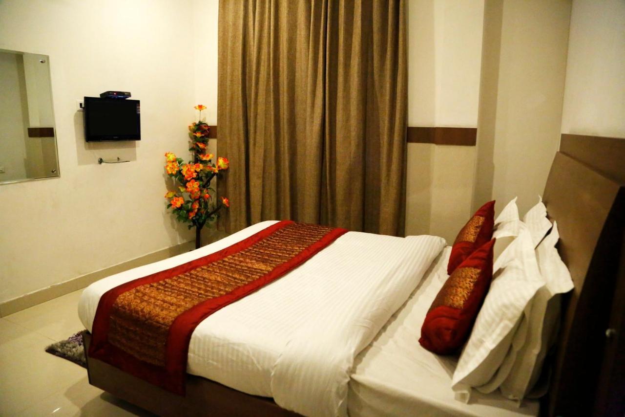 Capital O 4302 Hotel Imperial Lodge Jammu Luaran gambar