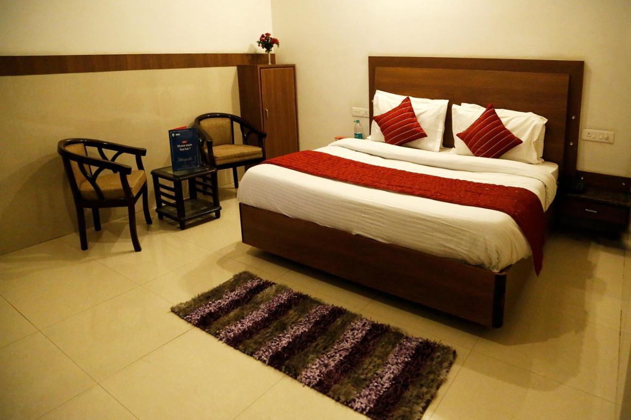 Capital O 4302 Hotel Imperial Lodge Jammu Bilik gambar